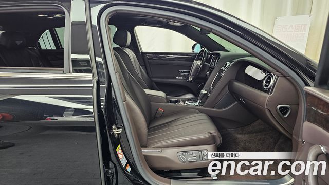 Bentley Flying Spur 2015 — photo 11