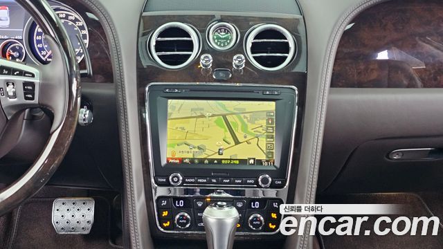 Bentley Flying Spur 2015 — photo 14