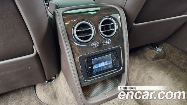 Bentley Flying Spur 2015 — photo 19