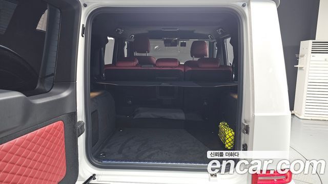 Mercedes-Benz G-Class 2025 — photo 26