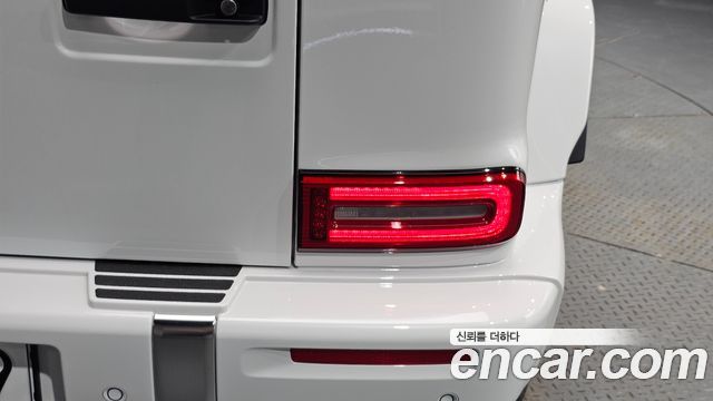 Mercedes-Benz G-Class 2025 — photo 9