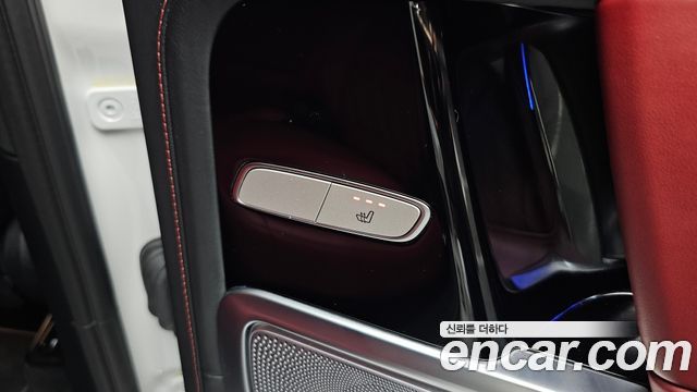 Mercedes-Benz G-Class 2025 — photo 27