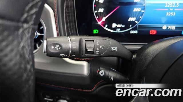 Mercedes-Benz G-Class 2025 — photo 35