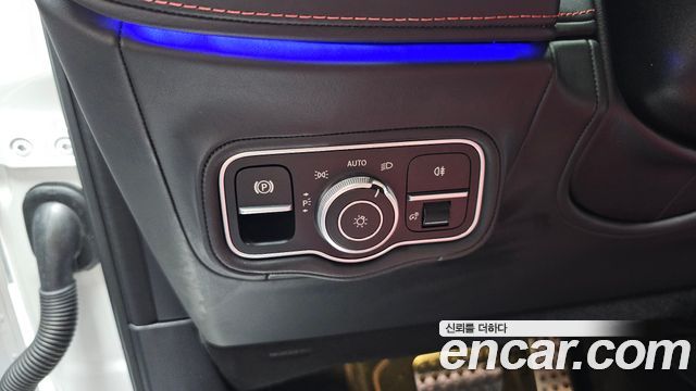 Mercedes-Benz G-Class 2025 — photo 36