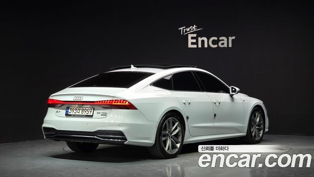 Audi A7 2020 — photo 2