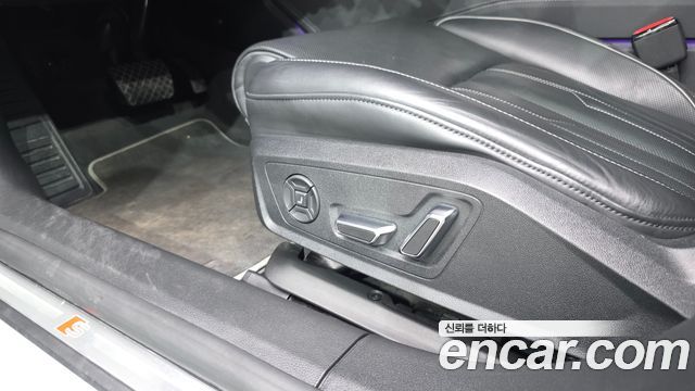 Audi A7 2020 — photo 23