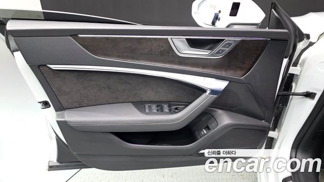 Audi A7 2020 — photo 14