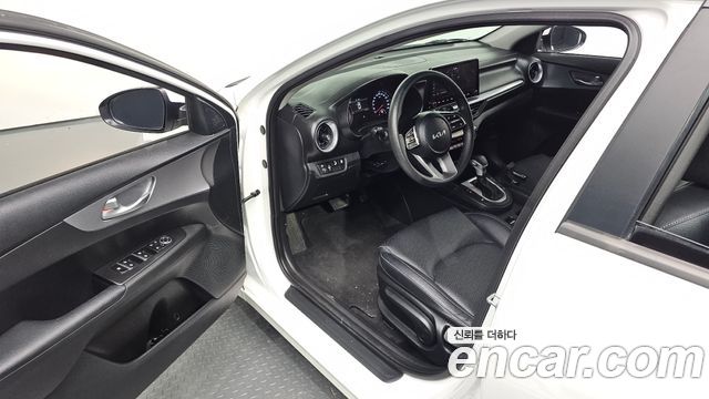 Kia K3 2022 — photo 17