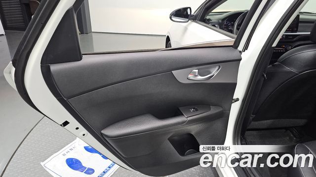 Kia K3 2022 — photo 15