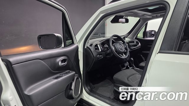 Jeep Renegade 2022 — photo 10