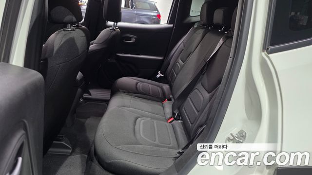 Jeep Renegade 2022 — photo 11