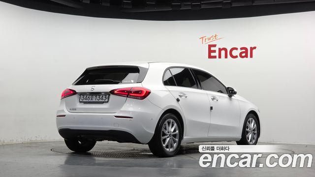 Mercedes-Benz A-Class 2020 — photo 2