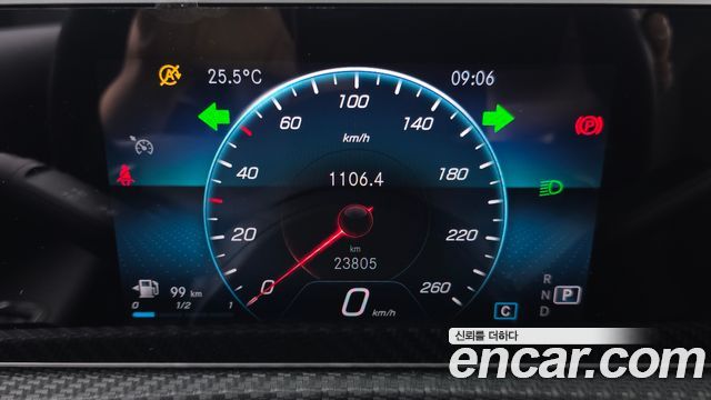 Mercedes-Benz A-Class 2020 — photo 11