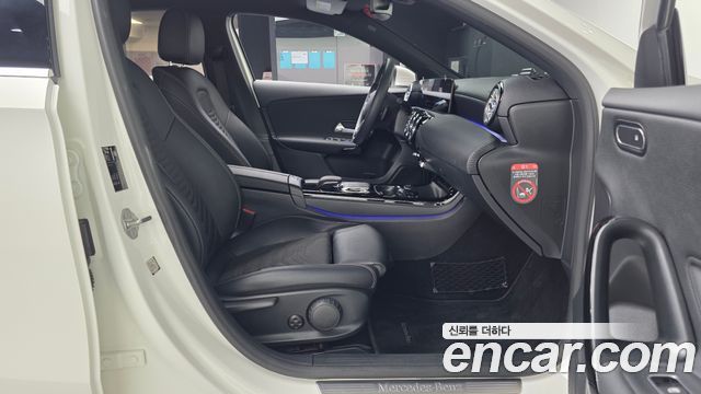 Mercedes-Benz A-Class 2020 — photo 17