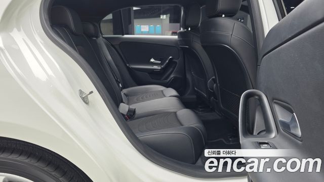 Mercedes-Benz A-Class 2020 — photo 18