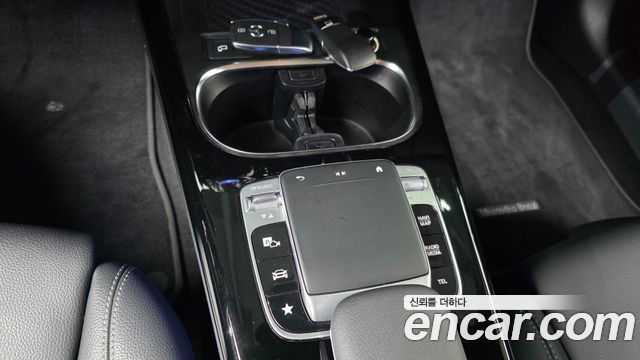 Mercedes-Benz A-Class 2020 — photo 25