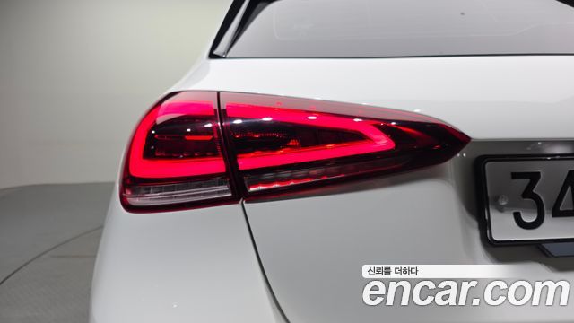 Mercedes-Benz A-Class 2020 — photo 9