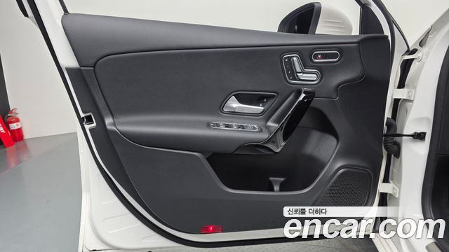 Mercedes-Benz A-Class 2020 — photo 14