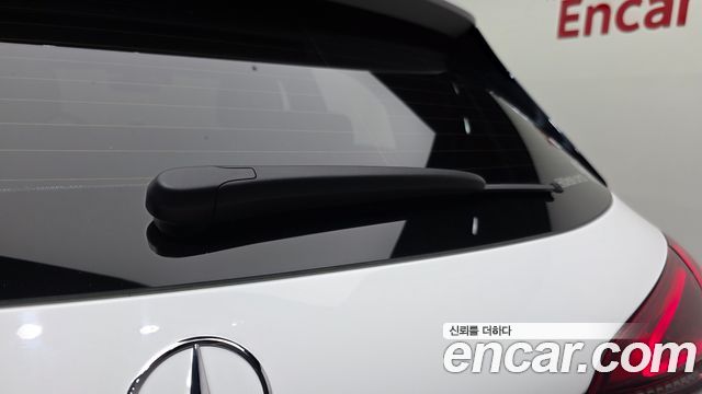 Mercedes-Benz A-Class 2020 — photo 29