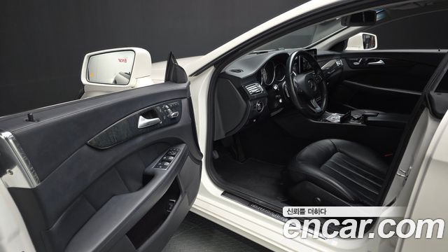 Mercedes-Benz CLS-Class 2016 — photo 10