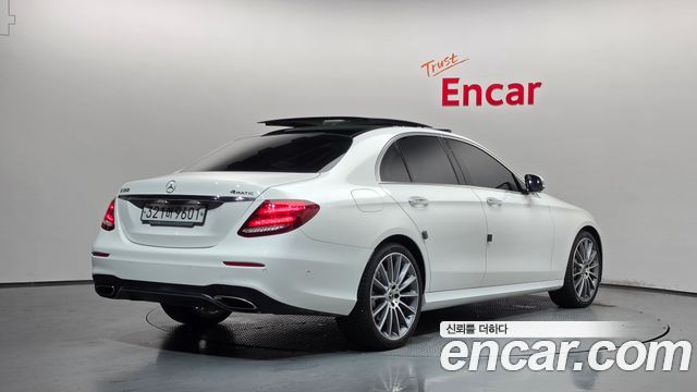 Mercedes-Benz E-Class 2019 — photo 2