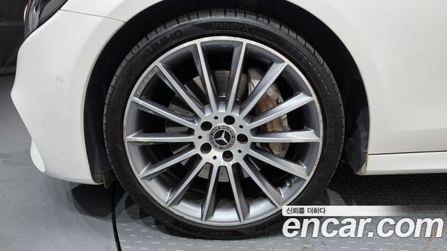 Mercedes-Benz E-Class 2019 — photo 5