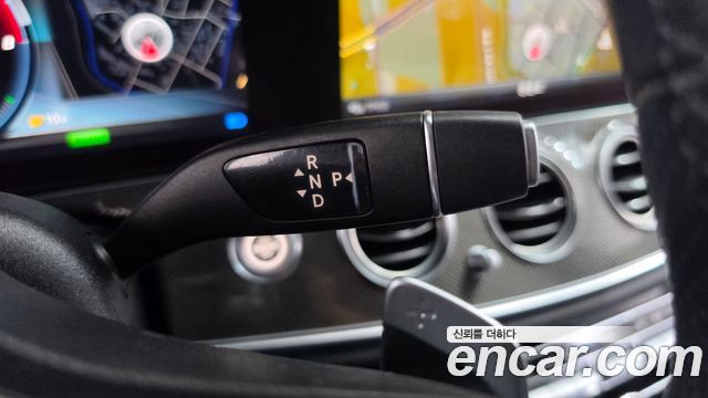 Mercedes-Benz E-Class 2019 — photo 12