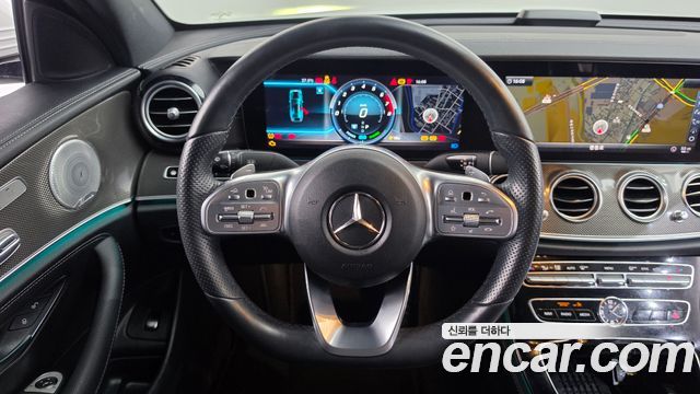 Mercedes-Benz E-Class 2019 — photo 19