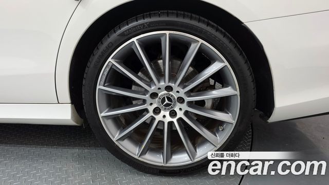 Mercedes-Benz E-Class 2019 — photo 7