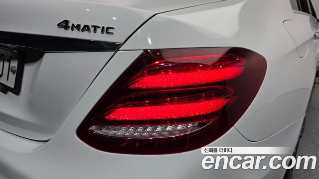 Mercedes-Benz E-Class 2019 — photo 9
