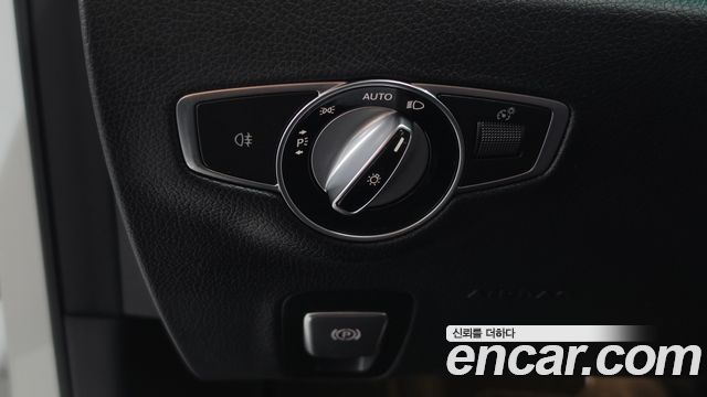 Mercedes-Benz E-Class 2019 — photo 29