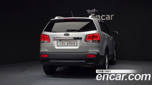 Kia Sorento 2010 — photo 4