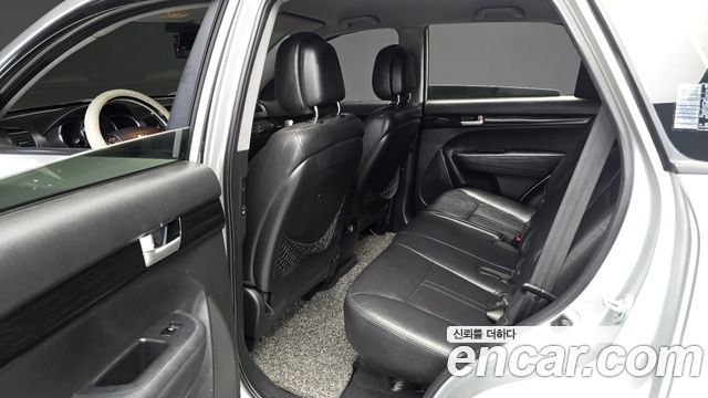 Kia Sorento 2010 — photo 11