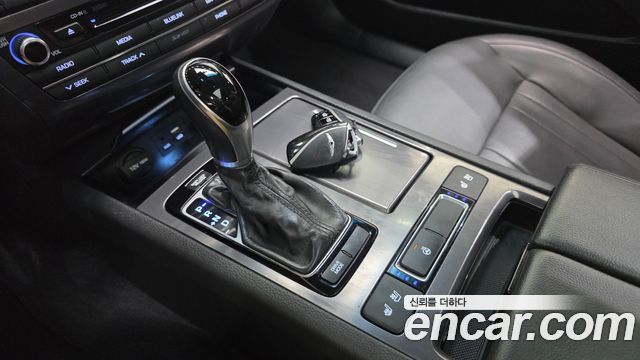 Hyundai Genesis 2015 — photo 9
