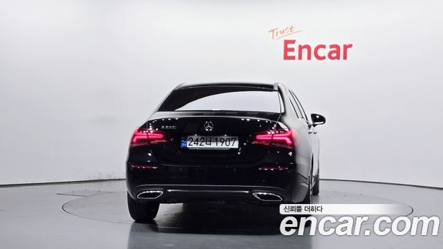 Mercedes-Benz A-Class 2022 — photo 4