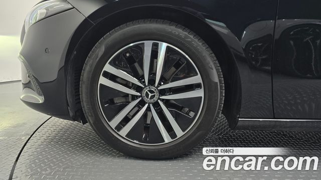 Mercedes-Benz A-Class 2022 — photo 5