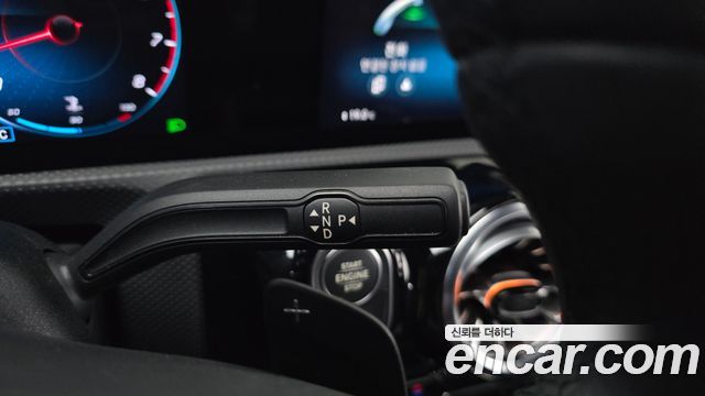 Mercedes-Benz A-Class 2022 — photo 9