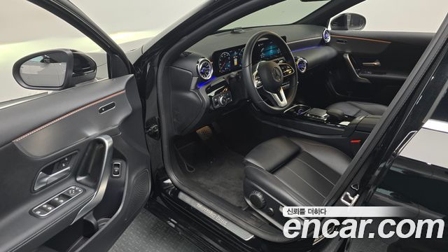 Mercedes-Benz A-Class 2022 — photo 10