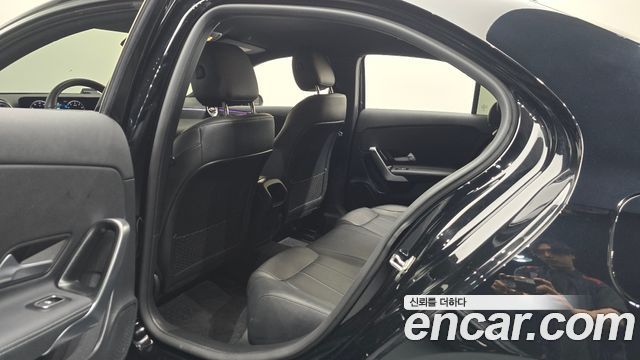 Mercedes-Benz A-Class 2022 — photo 11