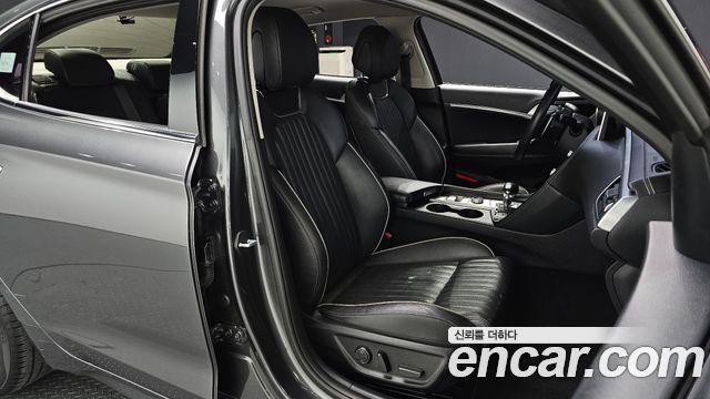 Genesis G70 2019 — photo 11