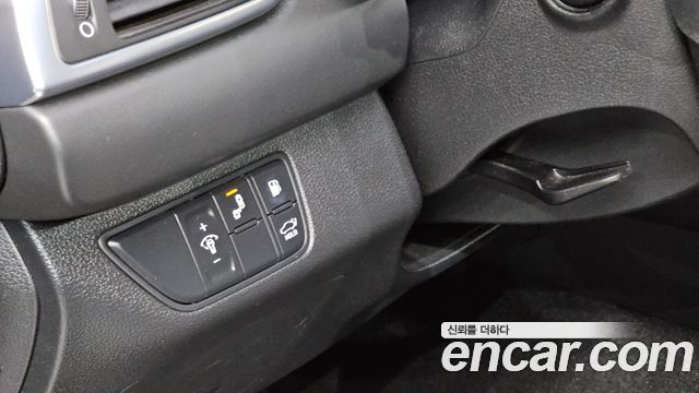 Genesis G70 2019 — photo 14