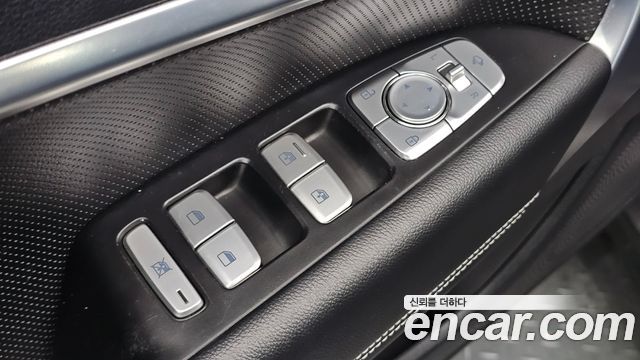 Genesis G70 2019 — photo 20