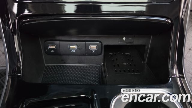 Kia Canival 2021 — photo 18