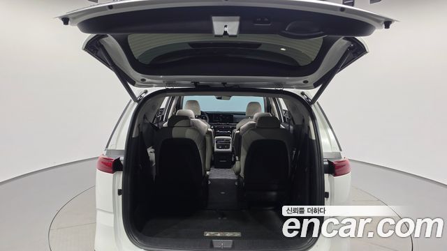 Kia Canival 2021 — photo 27