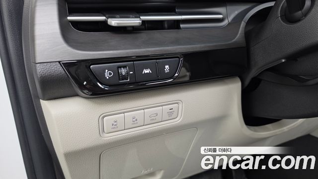 Kia Canival 2021 — photo 31