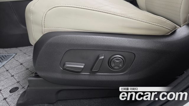 Kia Canival 2021 — photo 33