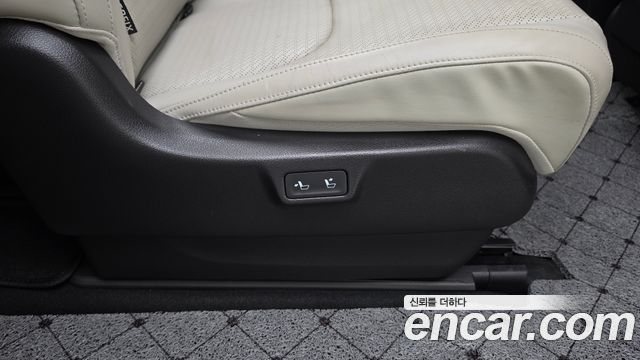 Kia Canival 2021 — photo 40