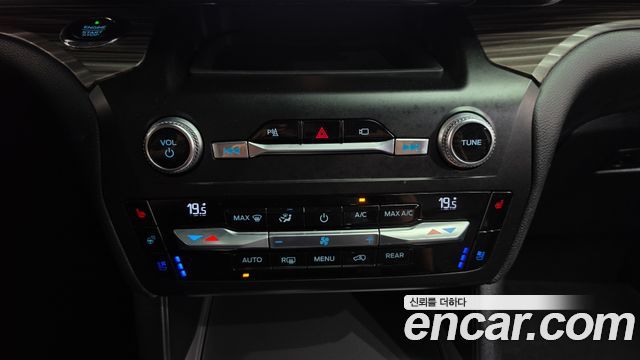 Ford Explorer 2020 — photo 32