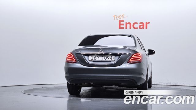 Mercedes-Benz C-Class 2018 — photo 4