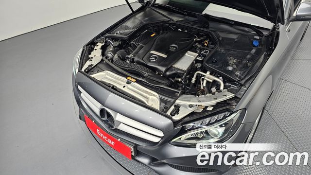 Mercedes-Benz C-Class 2018 — photo 6